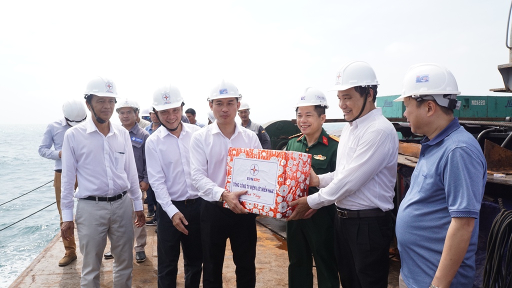 Tổng công ty điện lực miền Nam nỗ lực hoàn thành đường dây 220 kV ra Phú Quốc